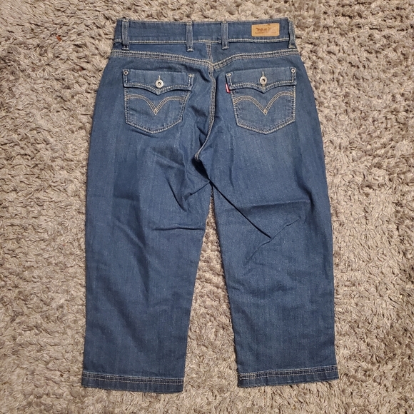 Levi's Womens Jean Capris - Picture 2 of 7
